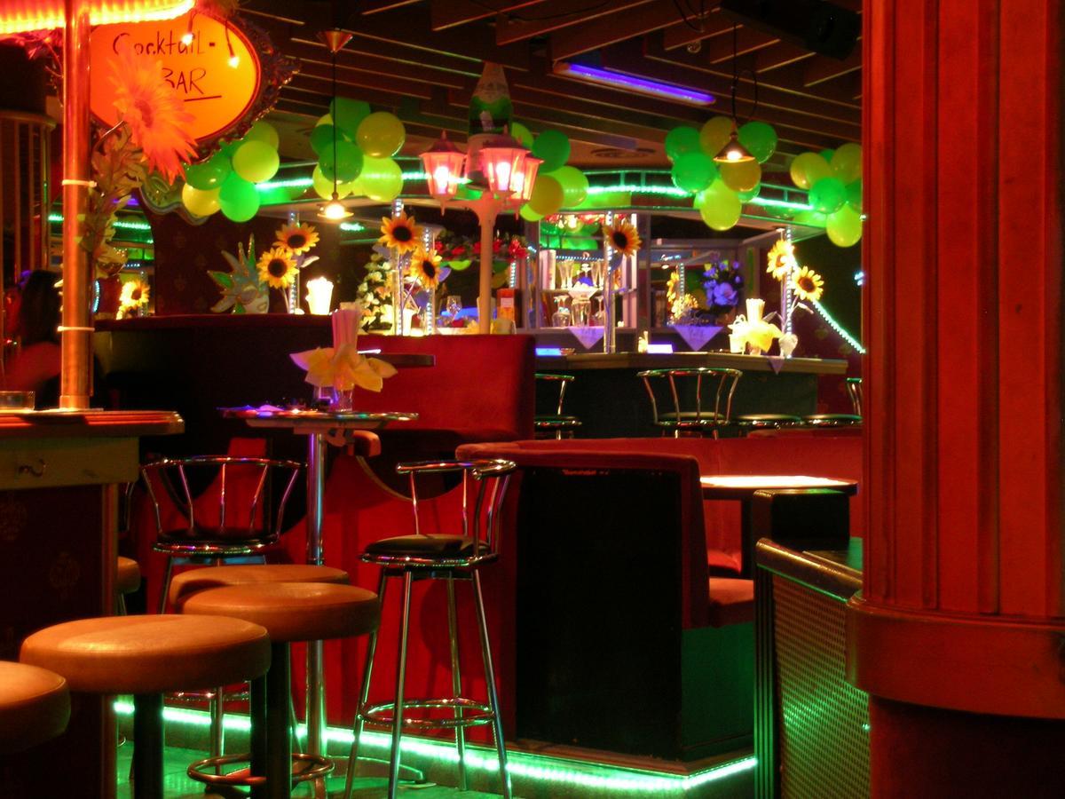 Sport Und Tagungshotel Кенцинген Екстериор снимка