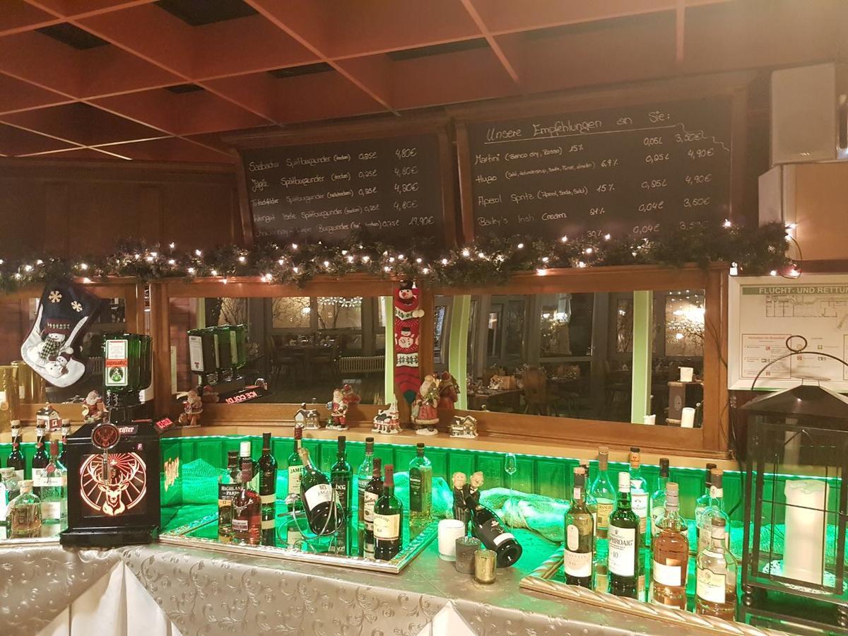 Sport Und Tagungshotel Кенцинген Екстериор снимка